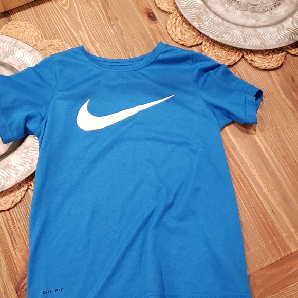 4 NIKE YOUTH/BOYS Small Shirts (Dry-Fit) - Picture 4 of 14